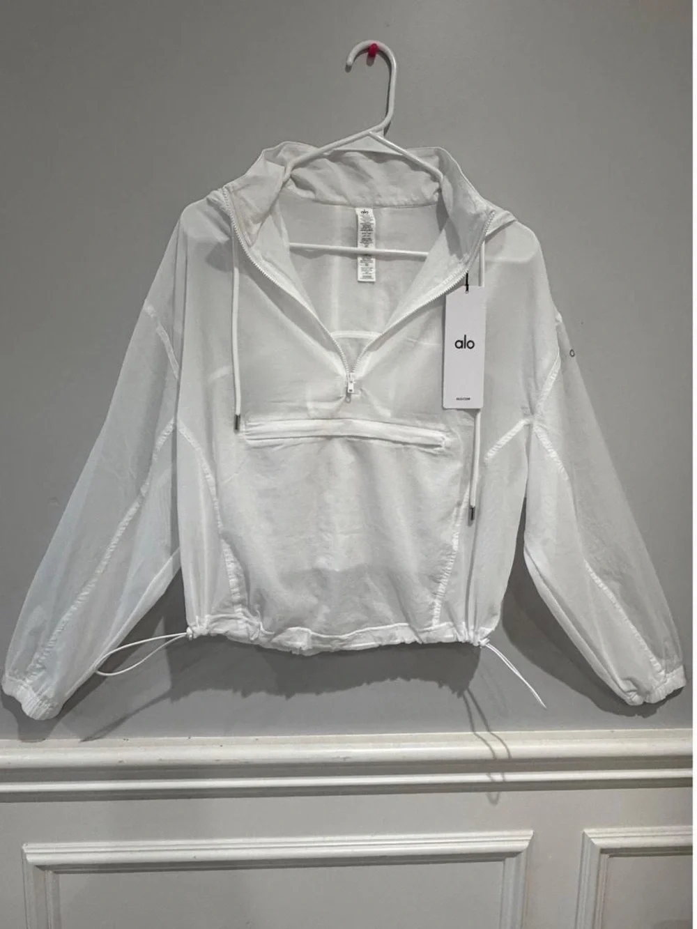 ALO Yoga Women’s White 1/4 Zip Hooded Pullover  -  Size XS